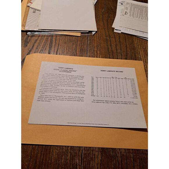 1990 Terry Labonte Magic Market Skoal Classic NASCAR Driver Card 11x7 - Picture 3 of 3